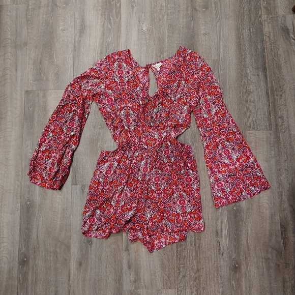 🌟HP🌟 *NWT* Billabong Worlds Collide Romper - Picture 3 of 5